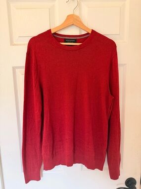 Banana Republic Men's Red Crewneck Sweater - Lightweight Knit